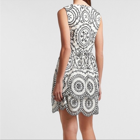 Express Embroidered Lace Tiered Dress Size Large - Picture 9 of 9